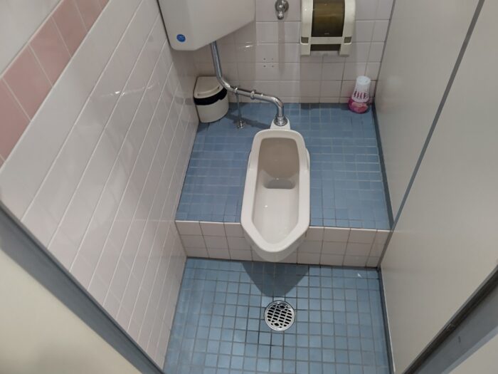 安佐南区和式トイレリフォーム前の便器